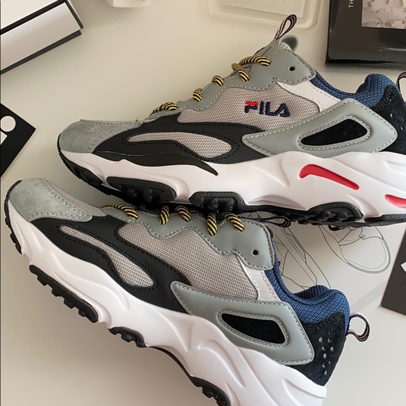 NWT Fila Ray tracer Grey - Picture 7 of 9